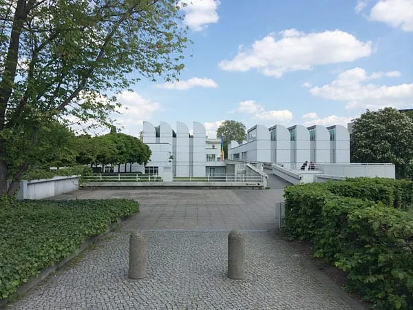 Touring the Architecture of Berlin